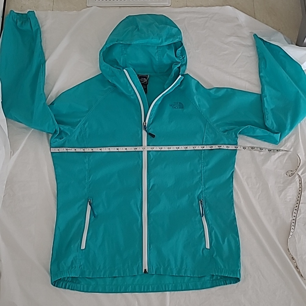 The North Face Women's Aqua Blue Hooded Shell Jacket (Windbreaker) - Picture 11 of 12